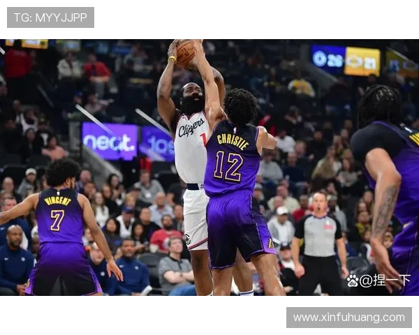 1月6日NBA焦点战太阳队对决马刺队全场精彩回顾与赛后分析